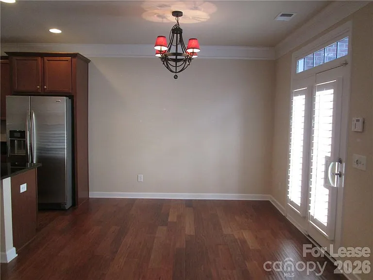 9916 Evergreen Terrace Dr — Photo 12