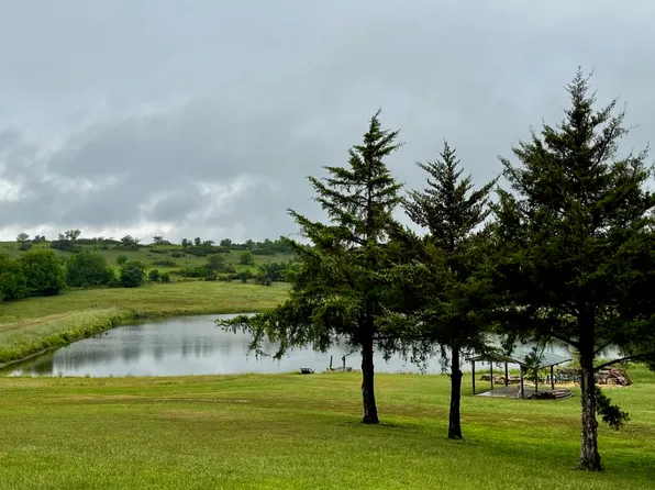 13325 Brush Creek Rd, Westmoreland, KS