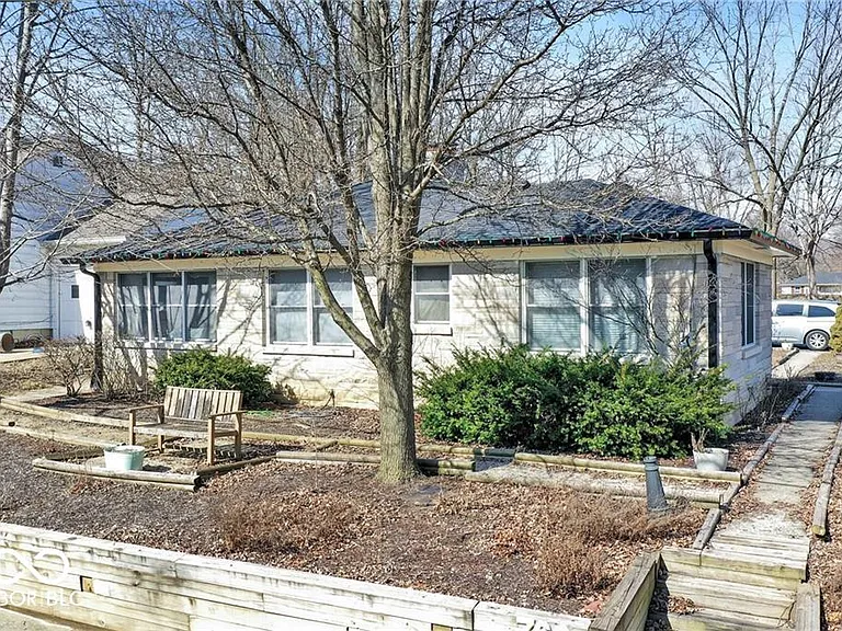 760 W Pine St — Photo 35