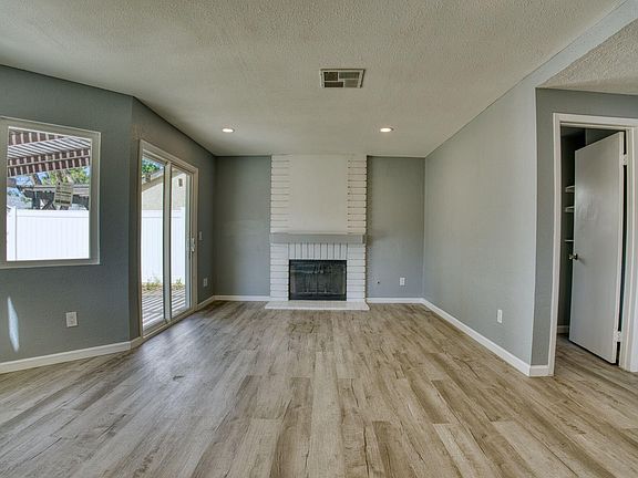 5th image of 1236 Marion Ave