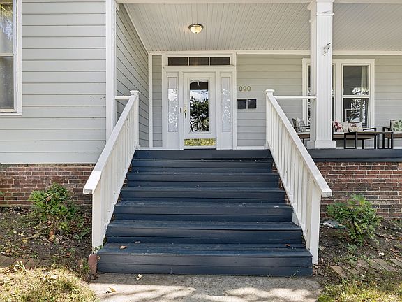 4th image of 920 Silverdene Pl #A