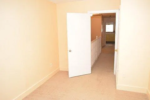 105 W 38th St #A — Photo 20