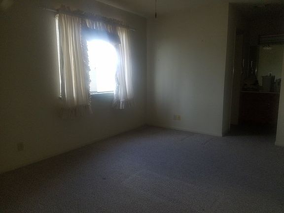 3rd image of 4617 Briarwood Ln