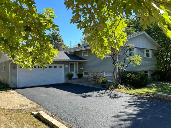 6305 Peacedale Ave, Edina, MN 55424