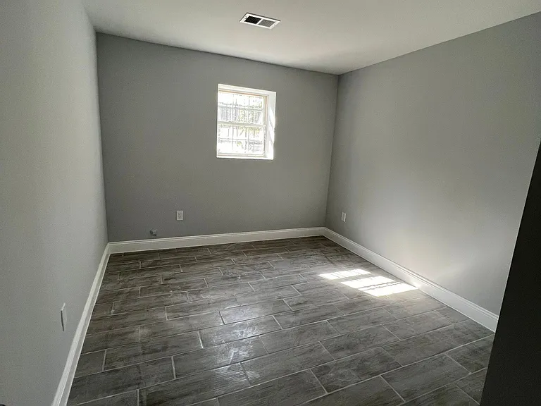 26-28 Avon Avenue - Ground Floor — Photo 17
