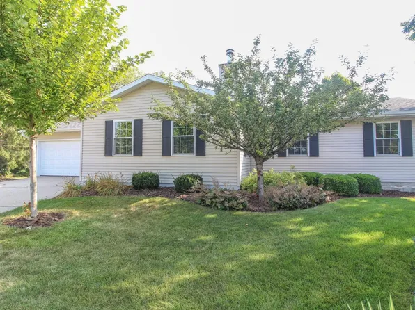 1306 James Ct, Jefferson, WI 53549