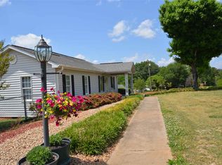 15 Coastline Dr, Inman, SC 29349