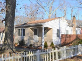 103 Swezey Ln, Middle Island, NY 11953