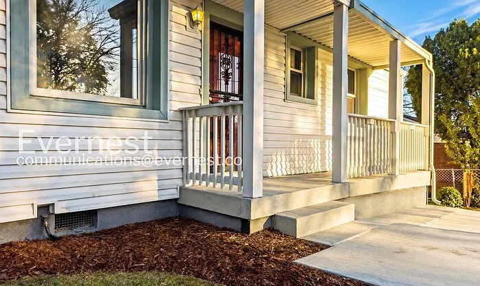 4 bed, 2.0 bath, 1800 sqft, $2,450 — Photo 2