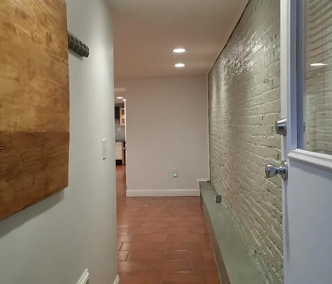 909 Monroe St NW #B — Photo 3