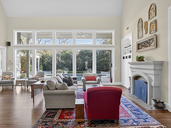 4th image of 6122 Meadow Rd