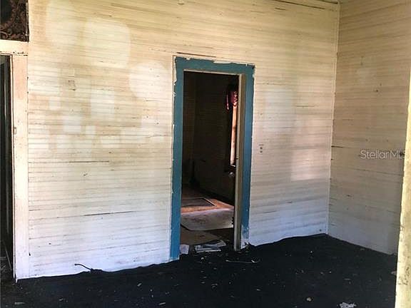 3rd image of 614 W 4th St