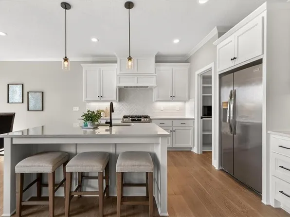 24985 W 94th Pl, Lenexa, KS 66227