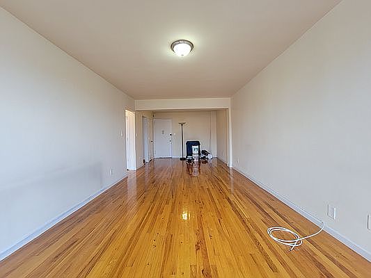 4th image of 2710 30th Ave APT 4G
