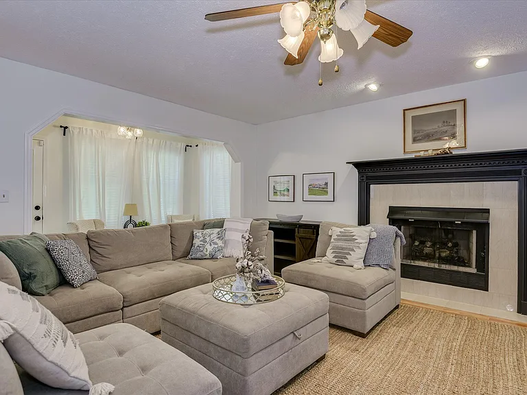 869 Hickory Ridge Rd — Photo 7