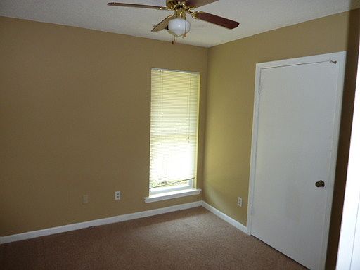 4th image of 3150 Forest Glen Dr