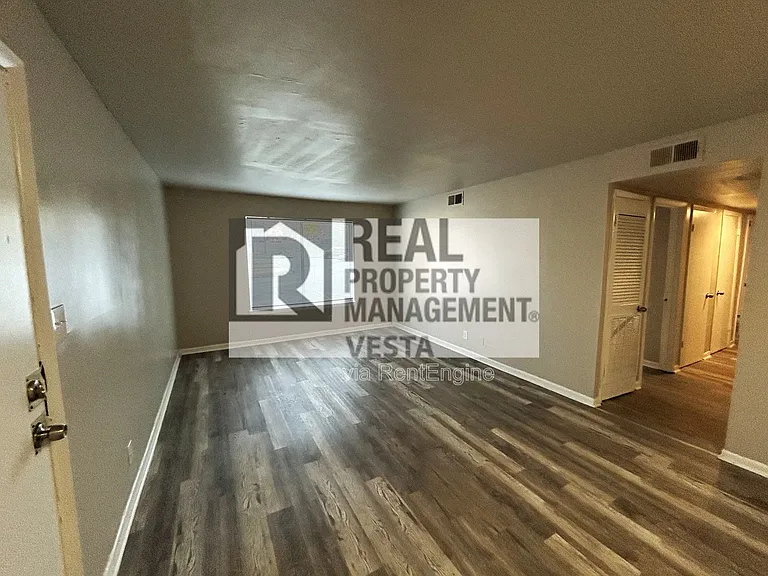Riverbend Apartments — Photo 46