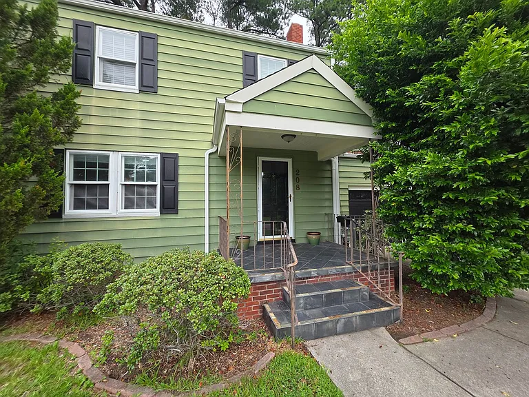 208 Regent Rd — Photo 2