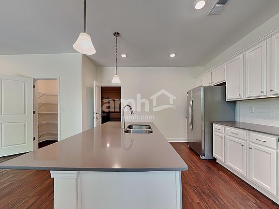 4th image of 617 Rivermist Dr