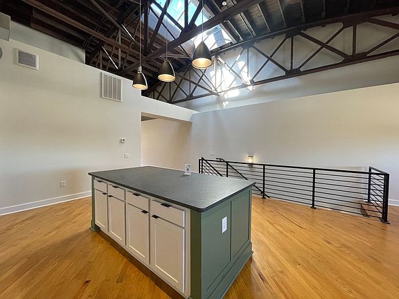 5th image of 805 Martin Luther King Jr Blvd APT 12