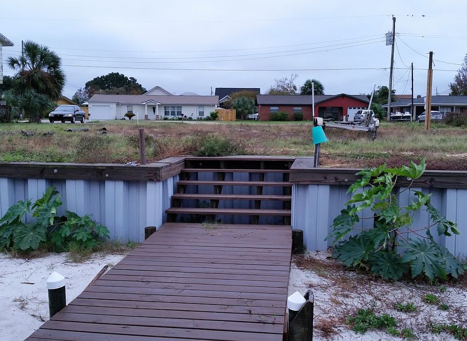 1st image of 3356 Laurel Dr
