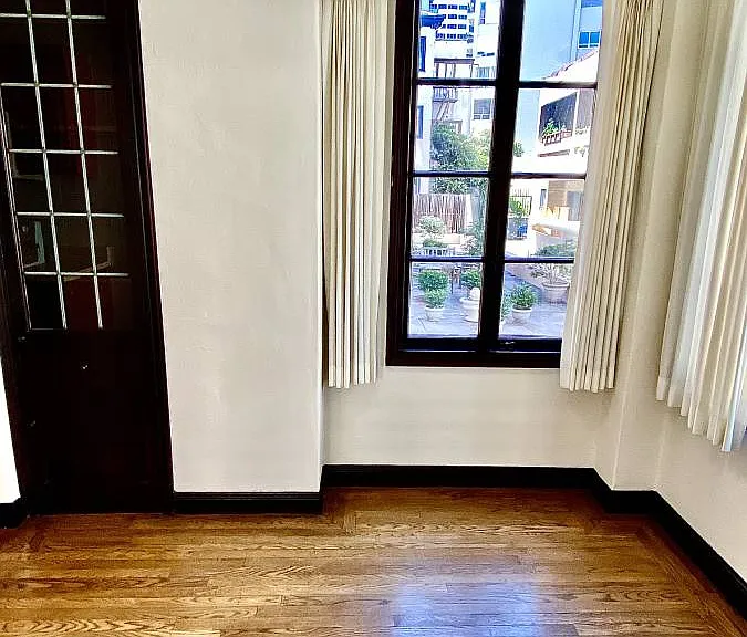 Tudor Hall Apartments — Photo 28