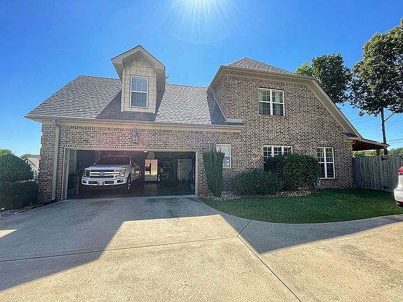 3rd image of 3405 Annadale Dr