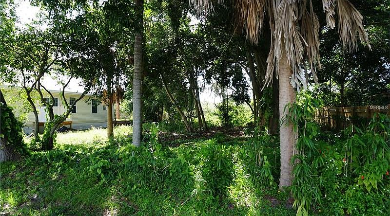 2nd image of 5814 Richard Pl