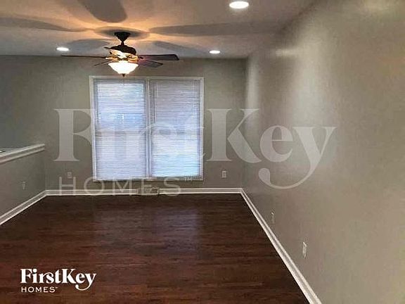 3rd image of 4538 Crestline Dr