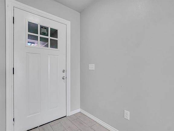 5th image of 4045 SW Jefferson Ave