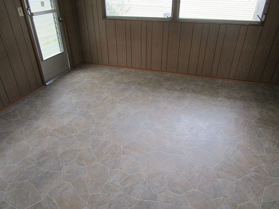 2nd image of 127 Poinsettia Dr