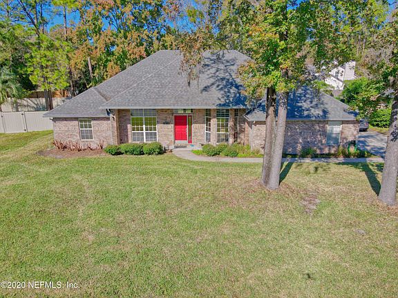2nd image of 1818 Plantation Oaks Dr
