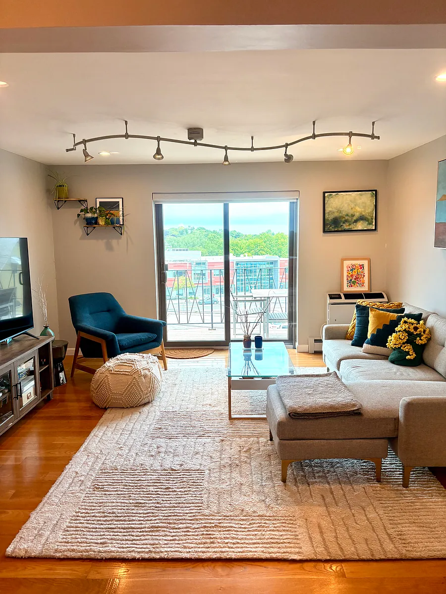Living room - 26 Waverly St #406