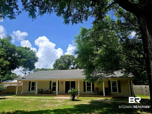 563 Vaughn Dr S, Satsuma, AL 36572