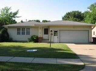 108 Southview Dr, Marshall, MN 56258