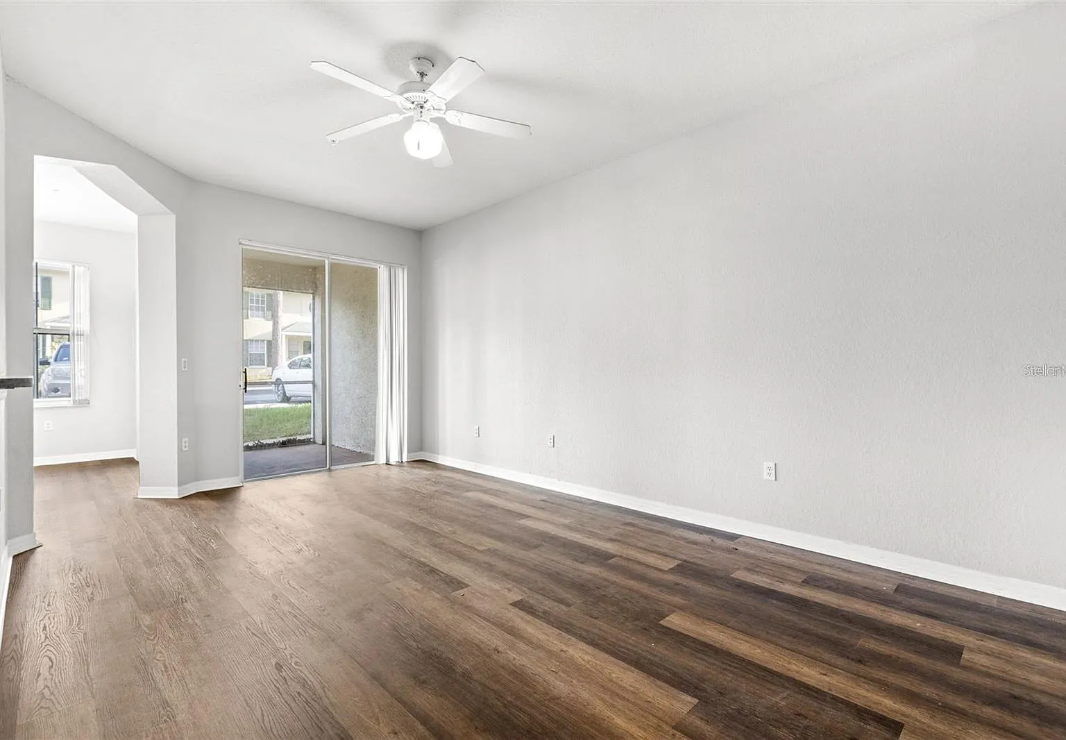 3 bed, 3.5 bath, 1844 sqft, $2,175 — Photo 2