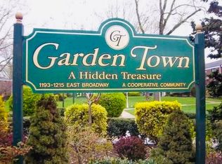 1203 E Broadway APT G14, Hewlett, NY 11557