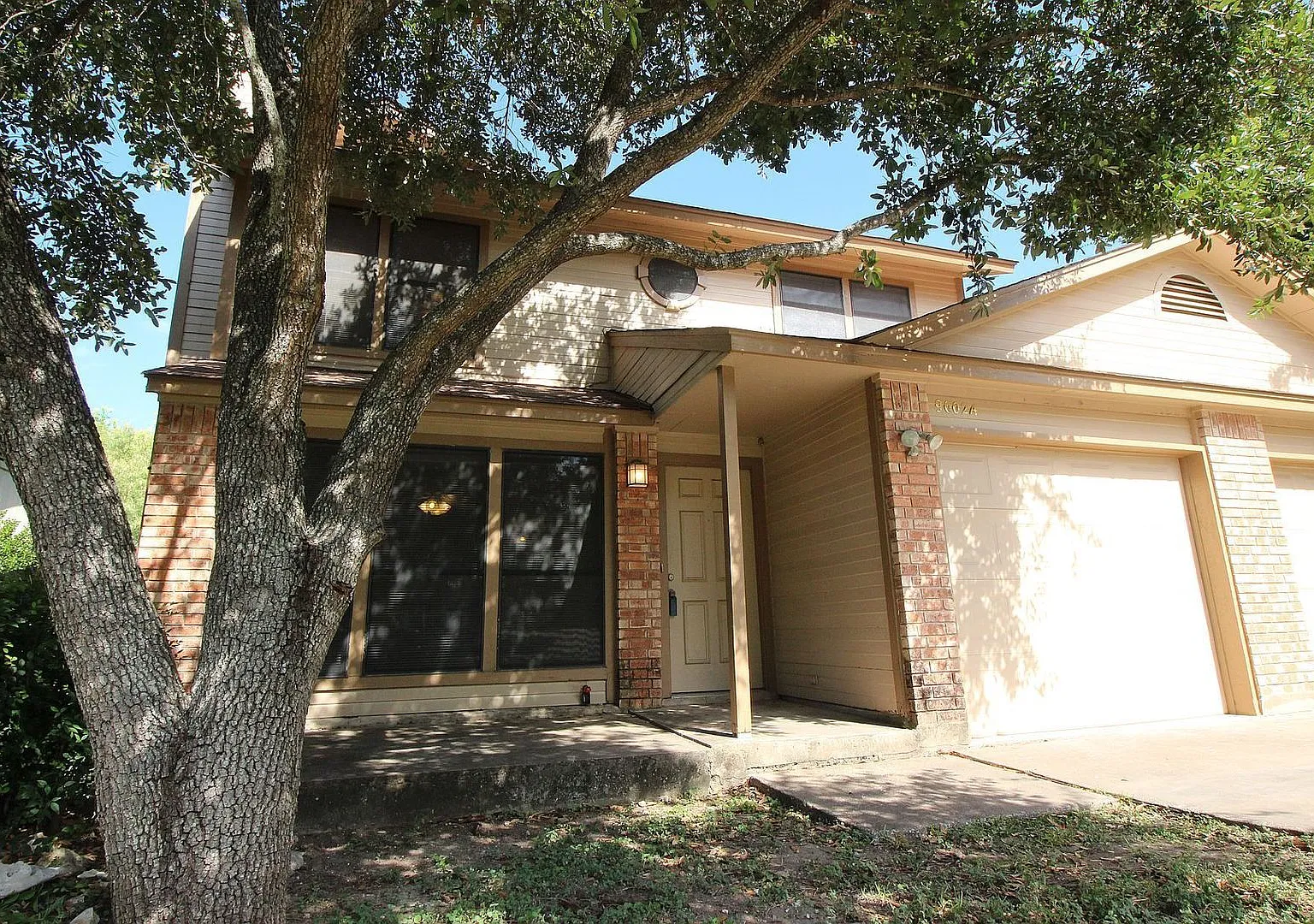 Sanger Drive 9002 - I — Photo 1