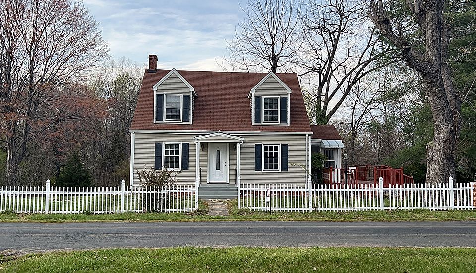 1st image of 142 Ann St