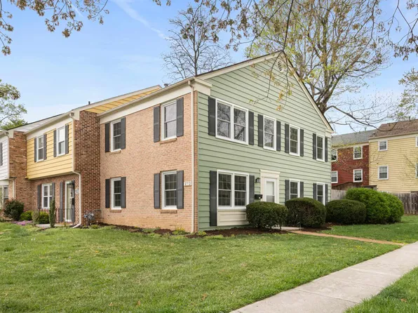 2712 Newton Ct, Blacksburg, VA 24060