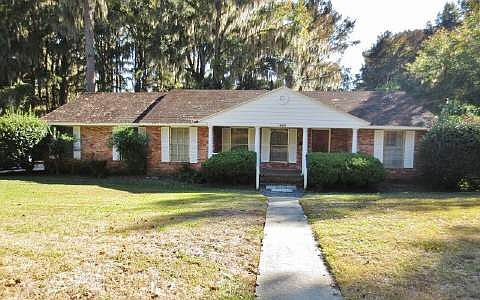 2nd image of 446 SE Evergreen Dr
