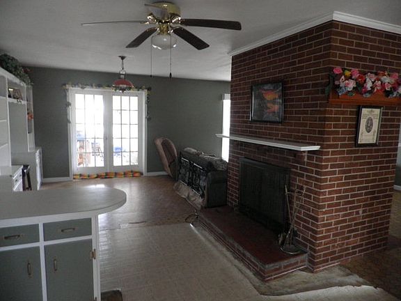 4th image of 15601 Franklin Tpke