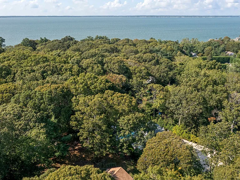 2421 Noyac Rd — Photo 40