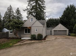 3538 Columbia Heights Rd, Longview, WA 98632