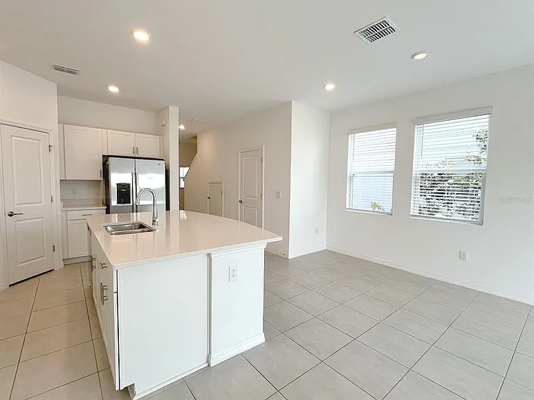 11832 Glenside Ter — Photo 10