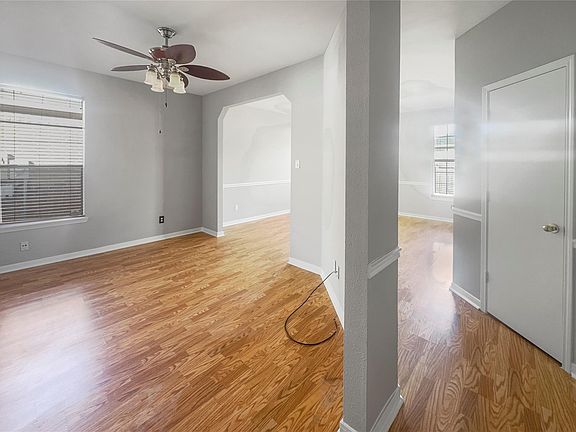 5th image of 907 Morley Park Ln