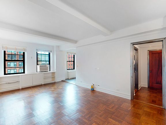 3rd image of 172 W 79th St #11B