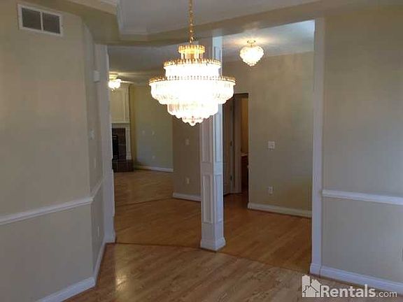 3rd image of 114 Christina Ct