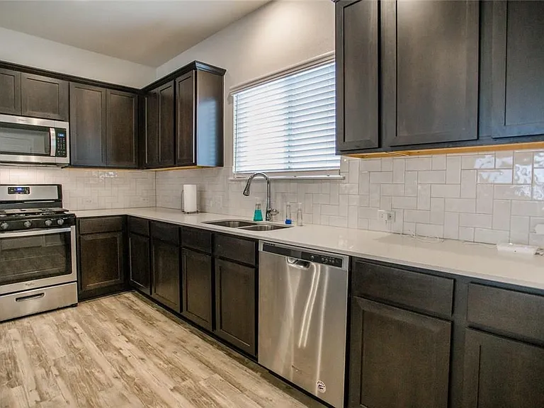 242 Mossycup Dr — Photo 16