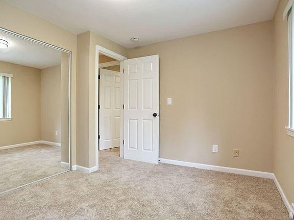 4th image of 120 149th Ave NE APT F